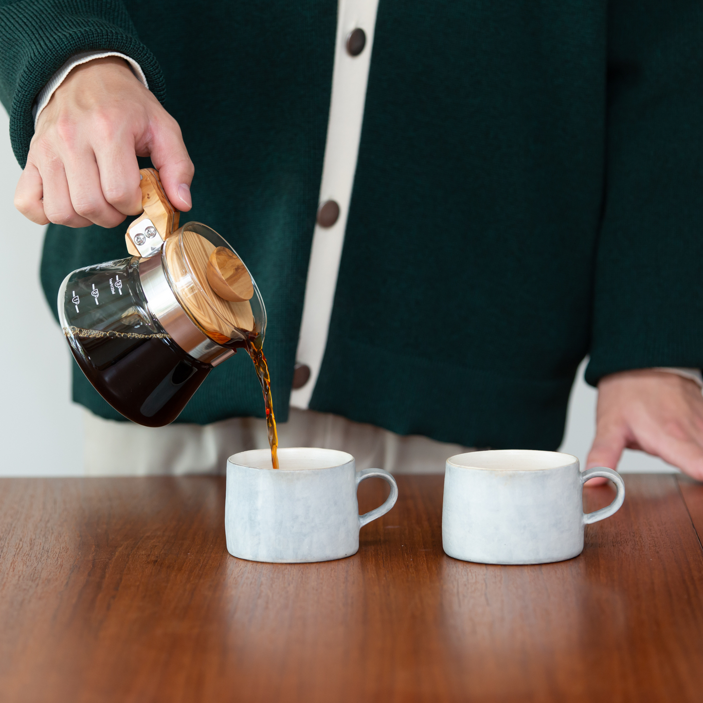アイスコーヒーブレンド<br>【深煎り】<br>【急冷式】キリッとした苦み、口に含んだ時に香りが広がります。 <br>【水出し】まろやかで苦みや酸味を抑えてクリアな味わい
